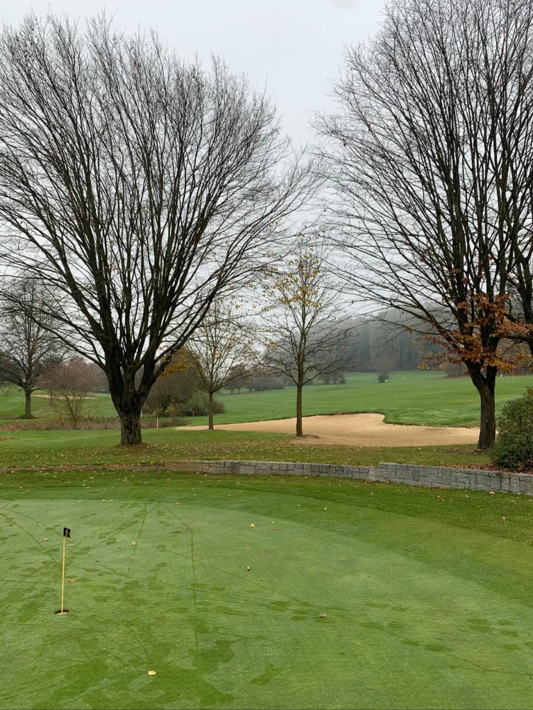 Instagram post from golfclubschlossreichertshausen. This post is in position 1.